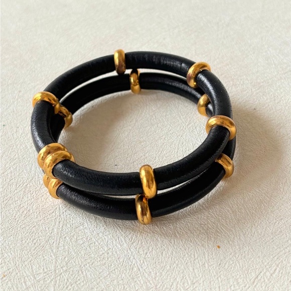 Vintage cuff bracelet CHANEL by Karl Lagerfeld - Picture 2 of 13